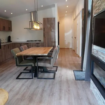 Vakantiehuis Nature-connected Modern Hoenderloo