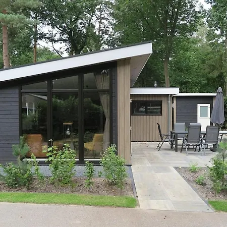 Vakantiehuis Nature-connected Modern *