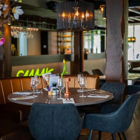 Nature-connected Modern *